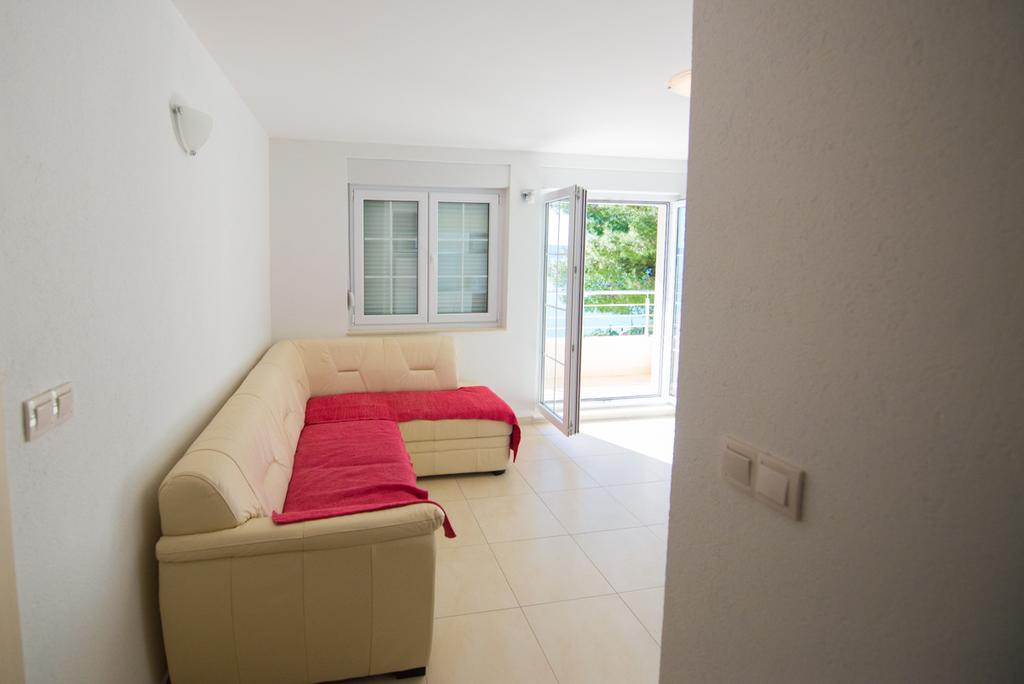 Apartments Karlo Baška Voda Chambre photo