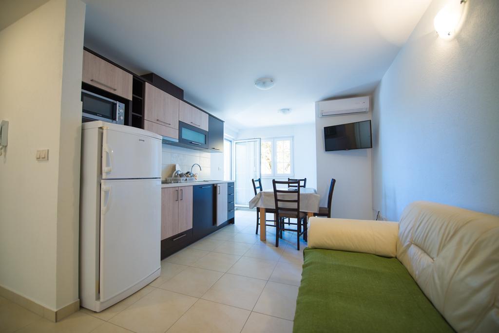 Apartments Karlo Baška Voda Chambre photo