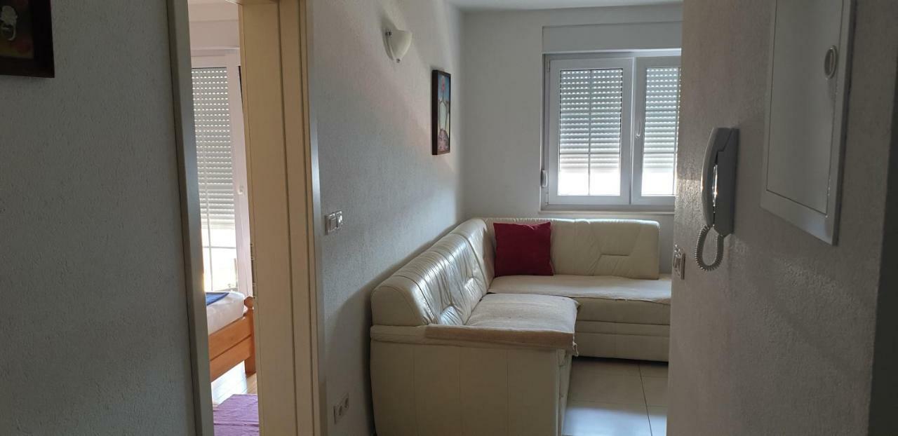 Apartments Karlo Baška Voda Extérieur photo